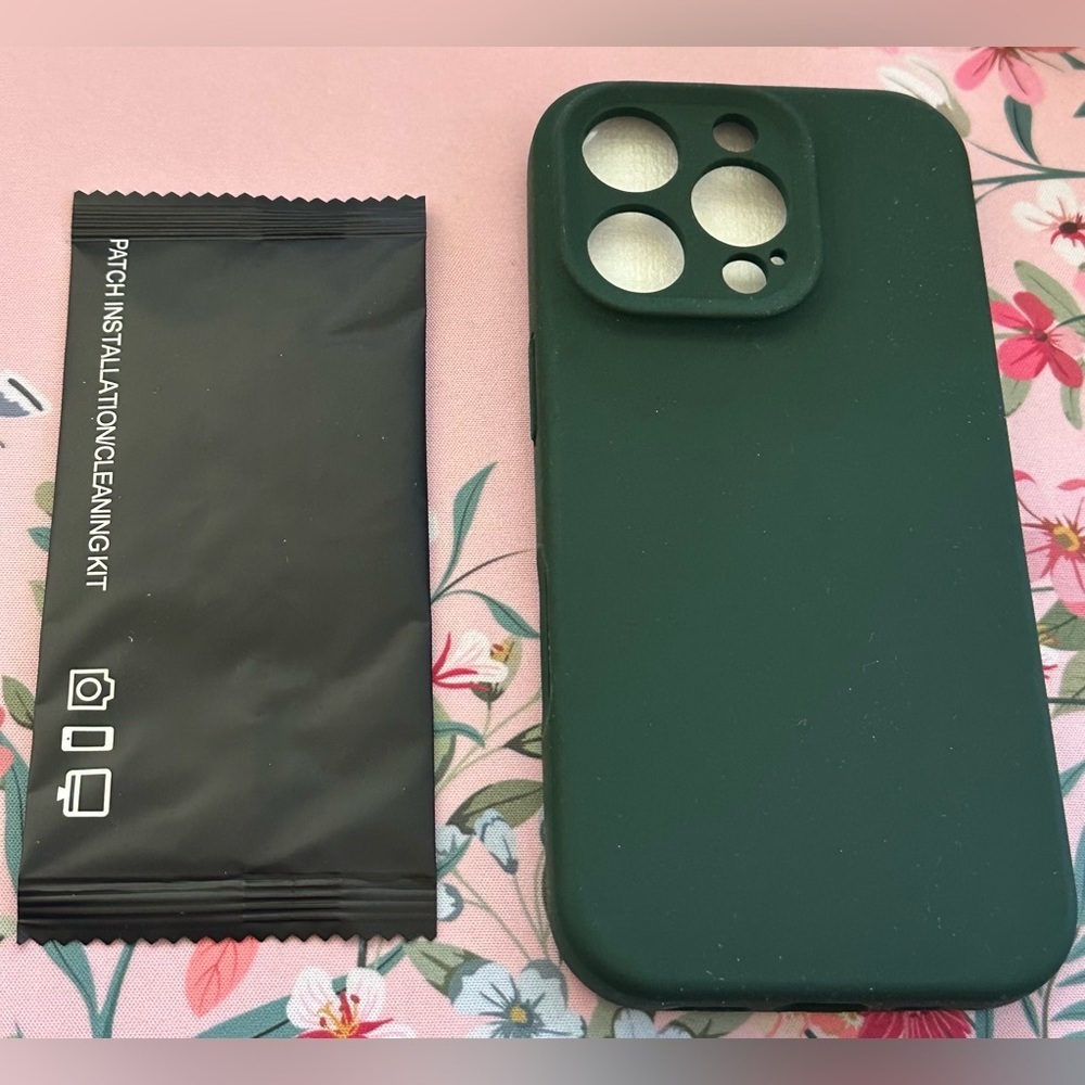 Dark Green Silicone iPhone Case - I Phone16 Pro (NWT)